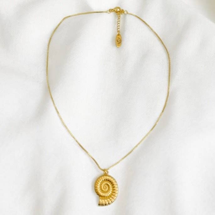 Collar Beach Gold