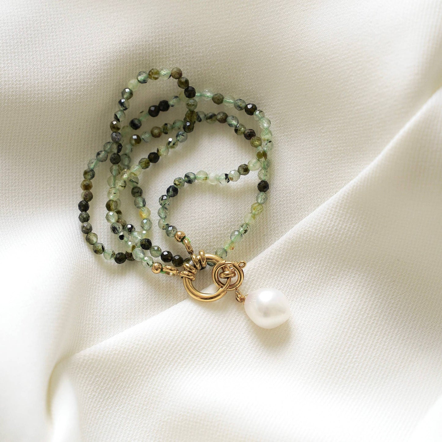 Collar de piedra natural prehnita y perla de agua dulce
