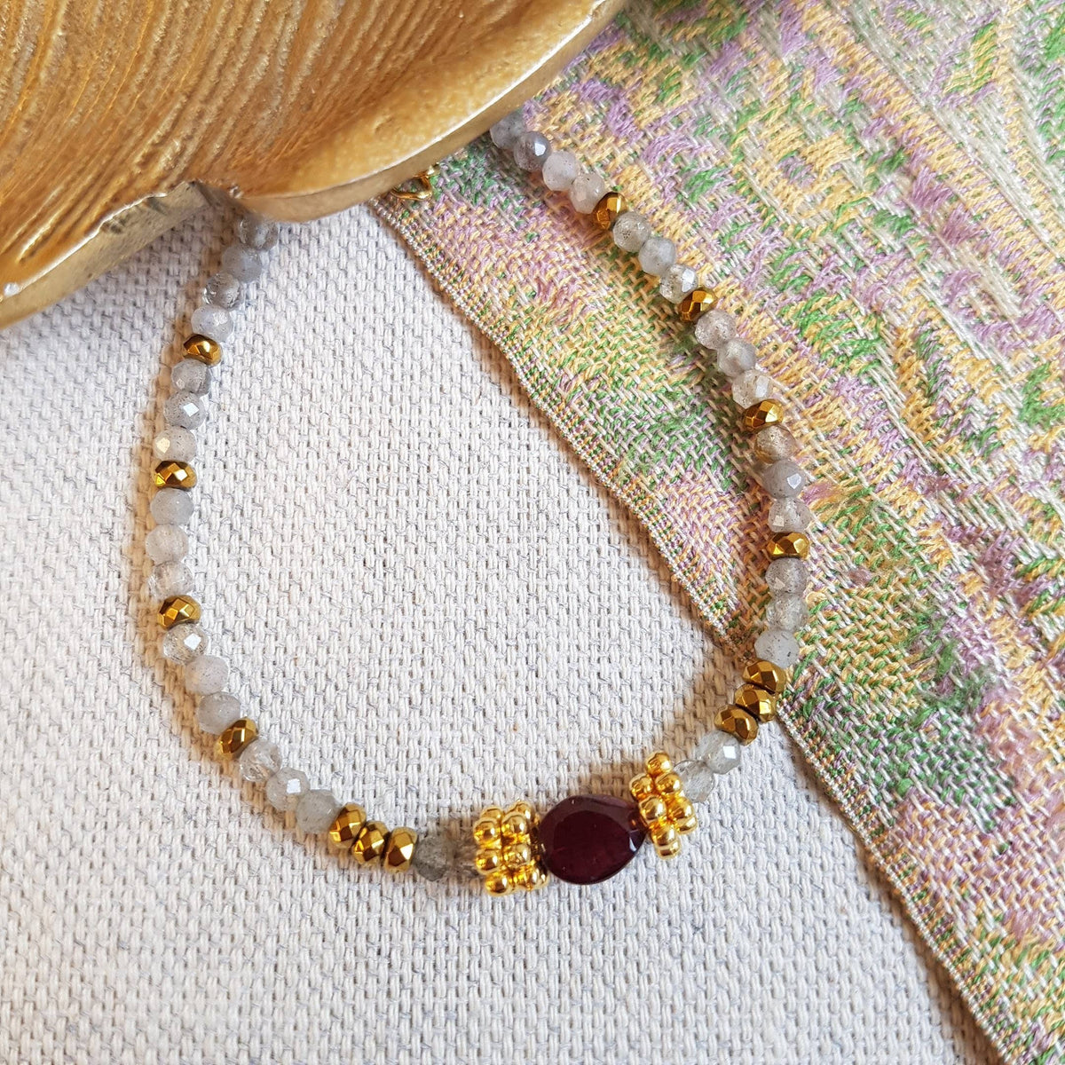 PULSERA SATYA