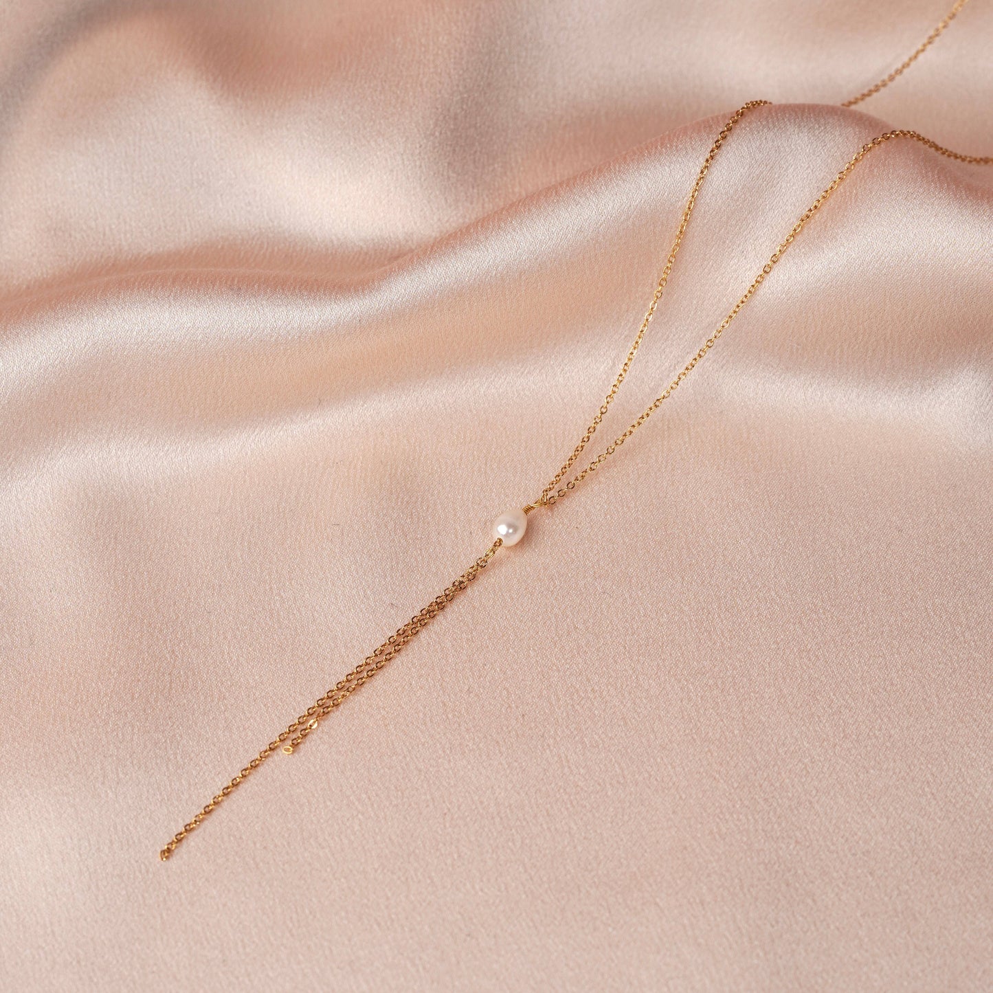 Collar Largo en Y con Perla de Agua Dulce – Acero Inoxidable Dorado