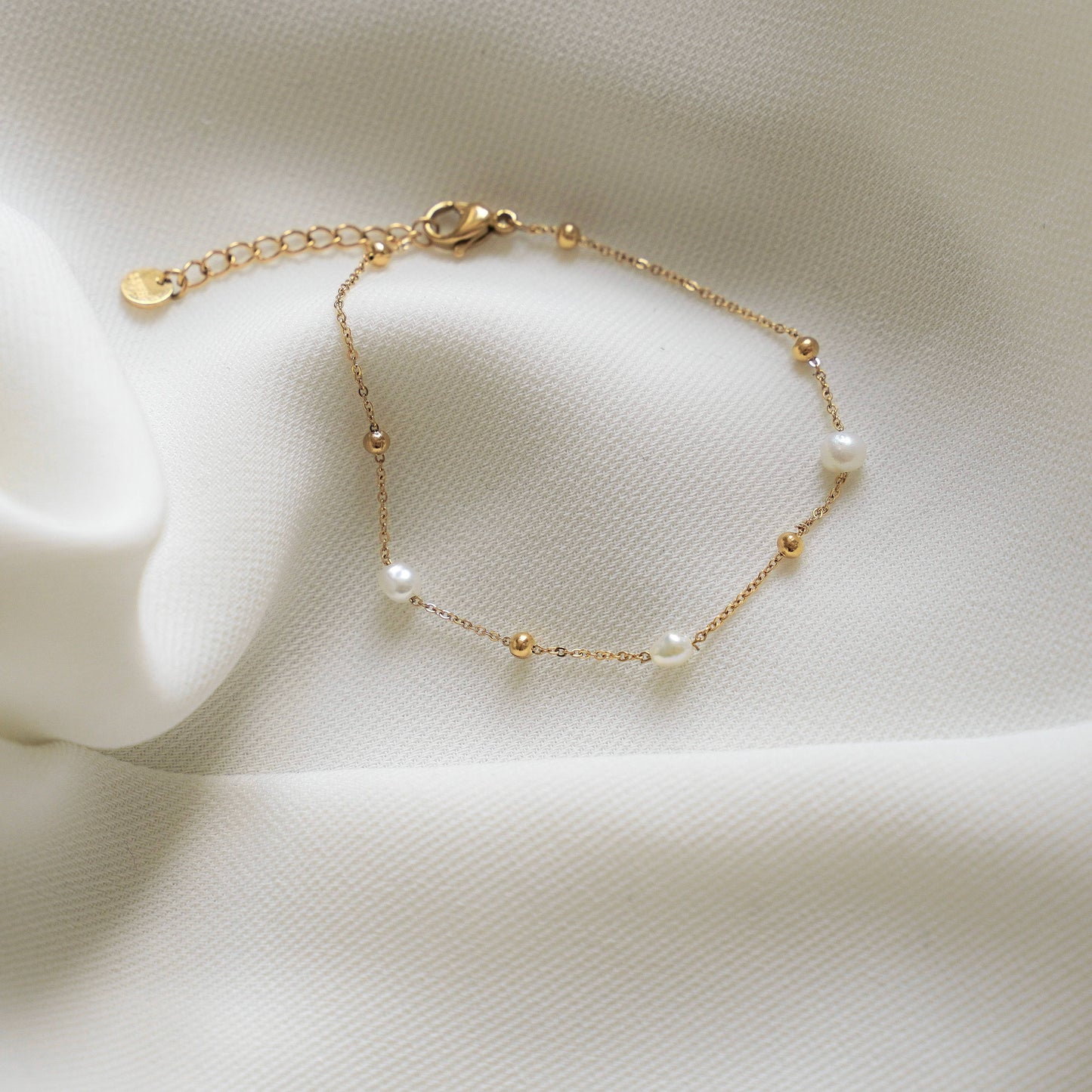 Pulsera fina de perlas de agua dulce