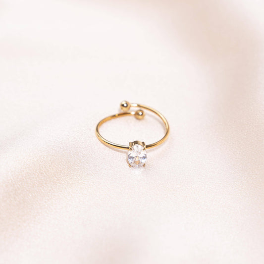 Anillo Ajustable Solitario Ovalado de Circonita en Acero Inoxidable