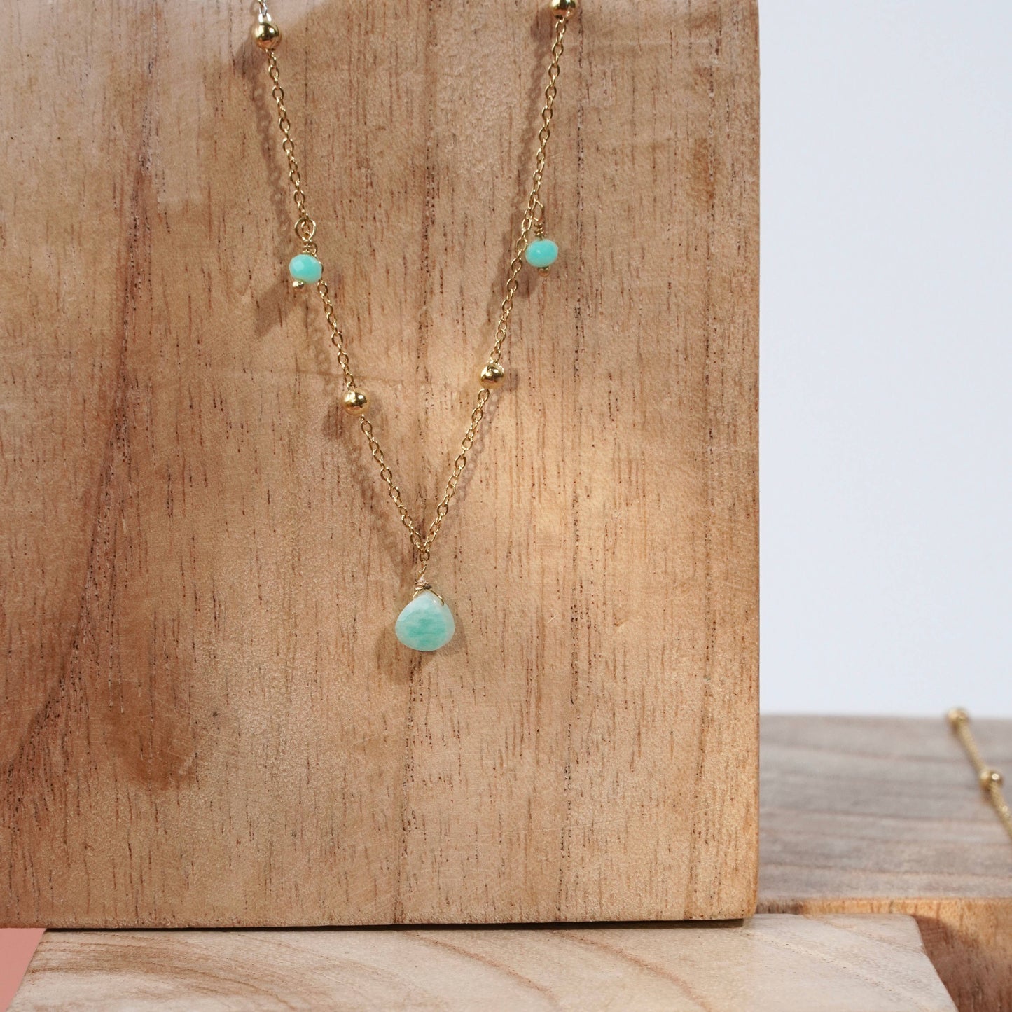 Collar de acero inoxidable con piedra de amazonita