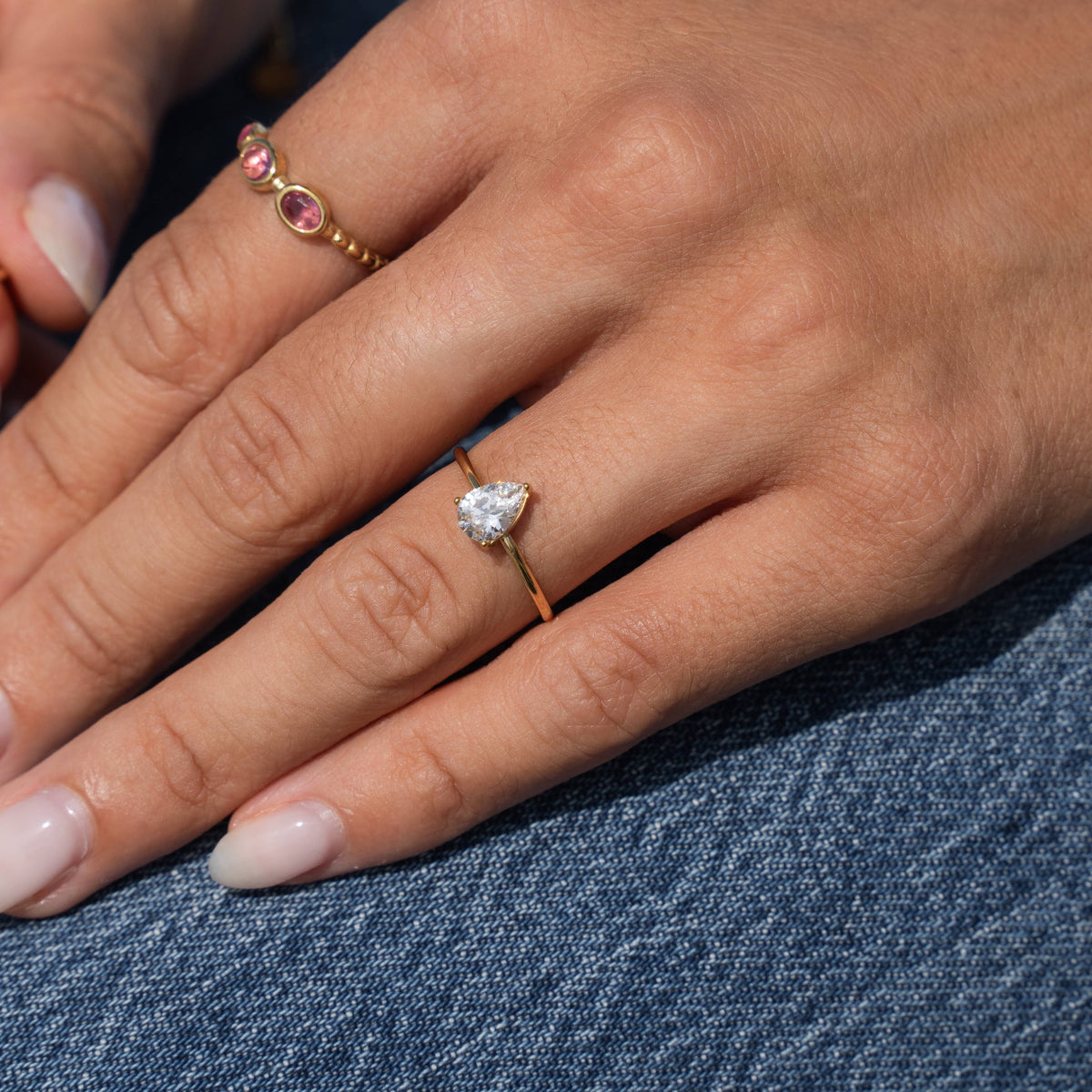 Anillo Ajustable Lágrima de Circonita en Acero Inoxidable