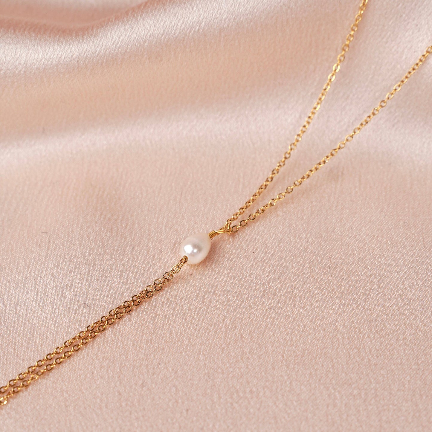 Collar Largo en Y con Perla de Agua Dulce – Acero Inoxidable Dorado