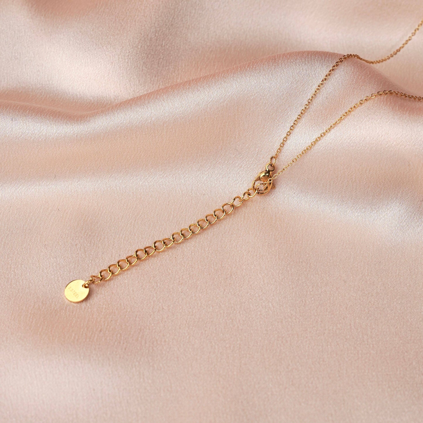 Collar Largo en Y con Perla de Agua Dulce – Acero Inoxidable Dorado