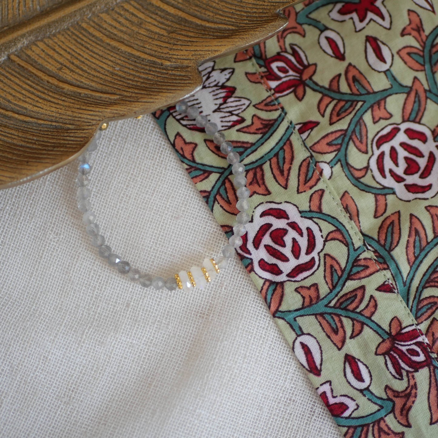 PULSERA CON PIEDRAS DE MANASI DE TU ELECCIÓN