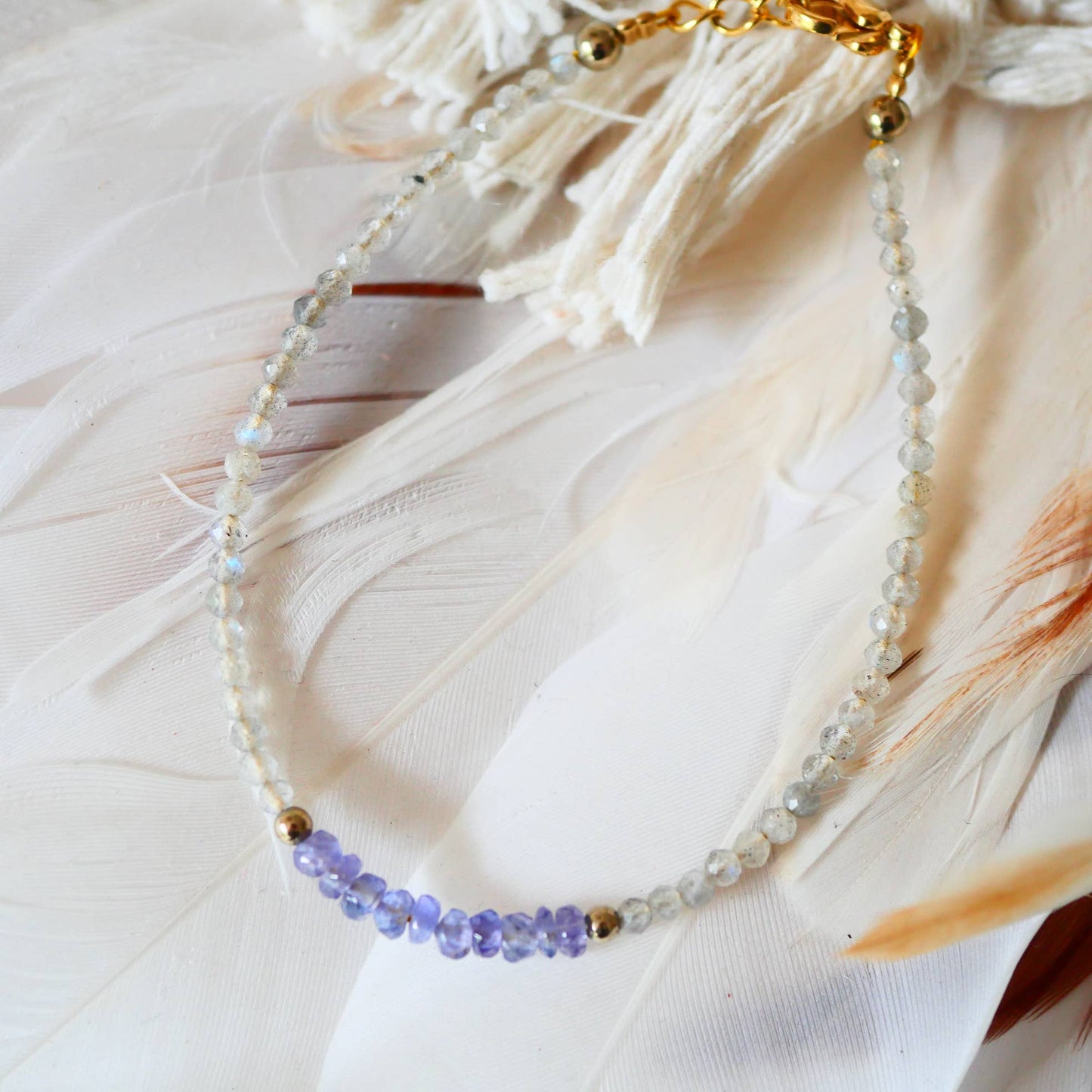 PULSERA KALPITA – TANZANITA Y LABRADORITA