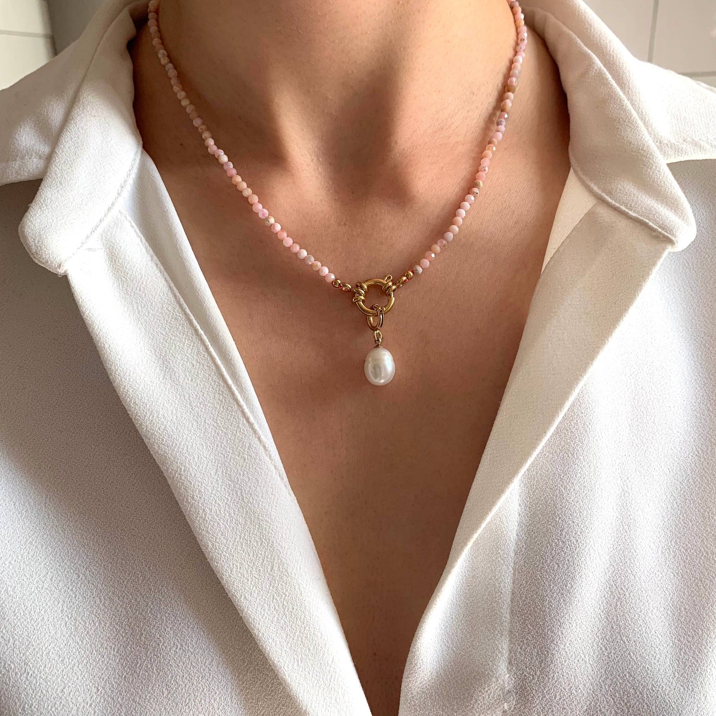 Collar de Rodonita y Perla de Agua Dulce – Piedra Natural