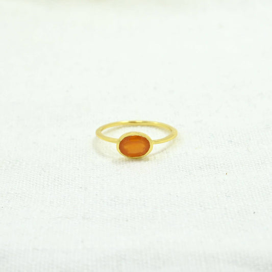Anillo de piedras preciosas ovaladas, plata y cornalina naranja