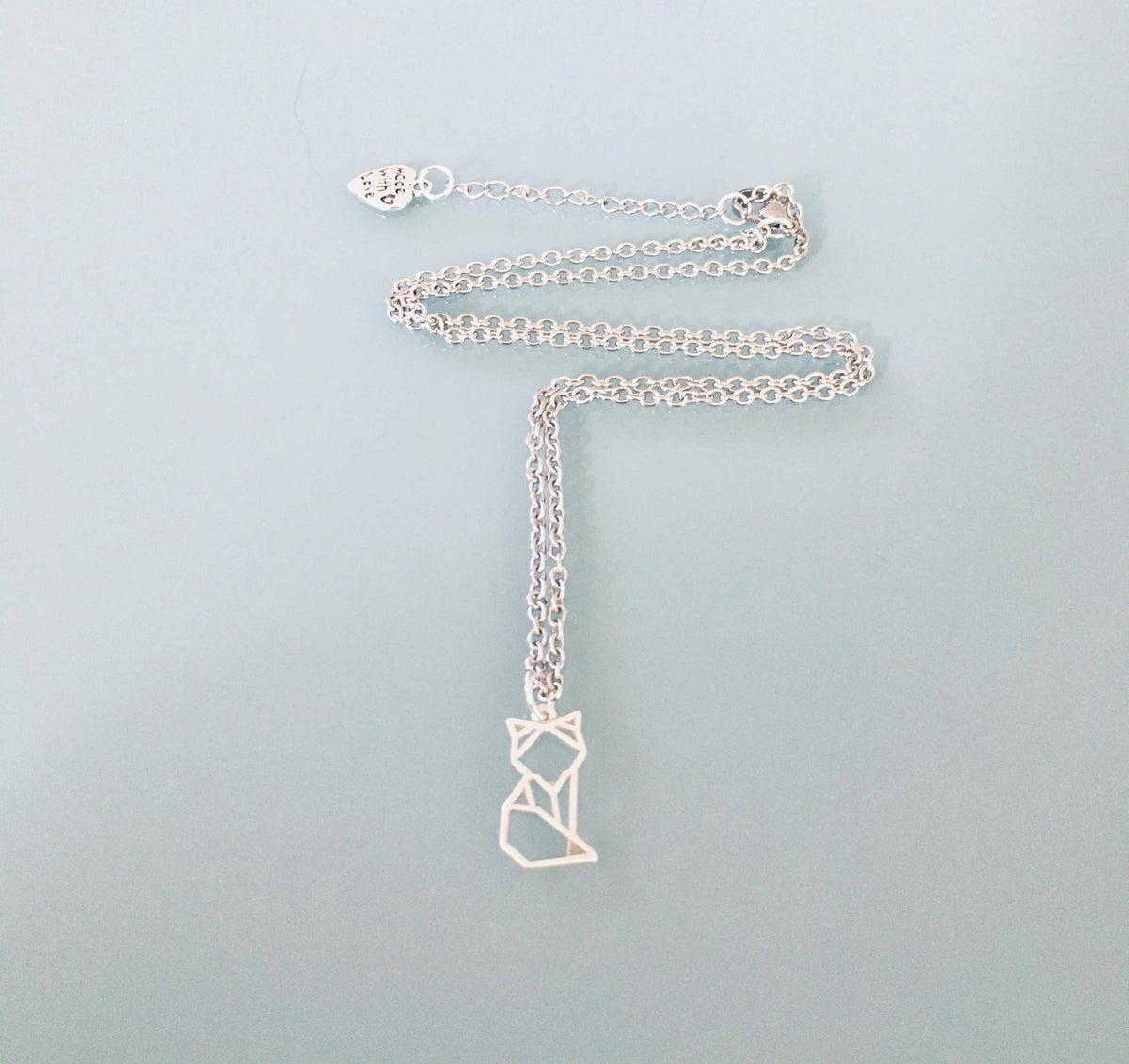 Collar de zorro plateado