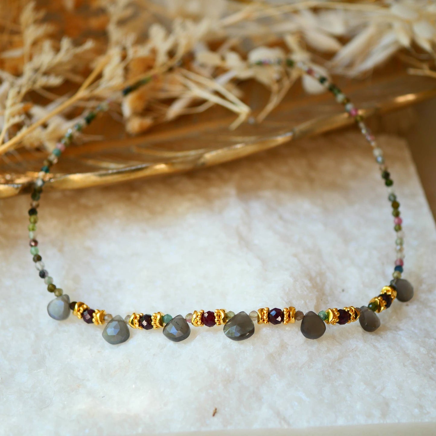 COLLAR BHAIRAVI TURMALINA GRIS PIEDRA LUNAR