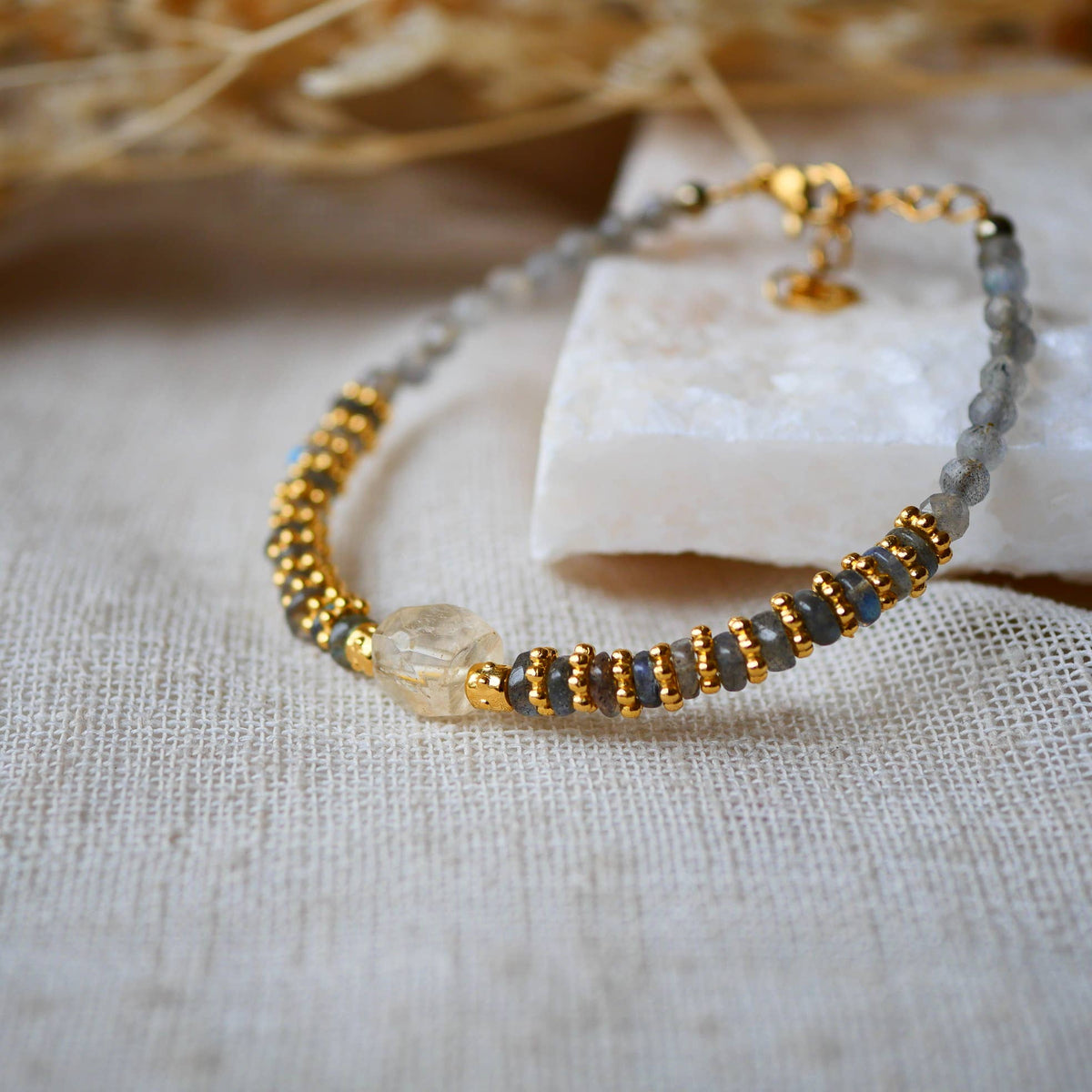 PULSERA BHAVYA