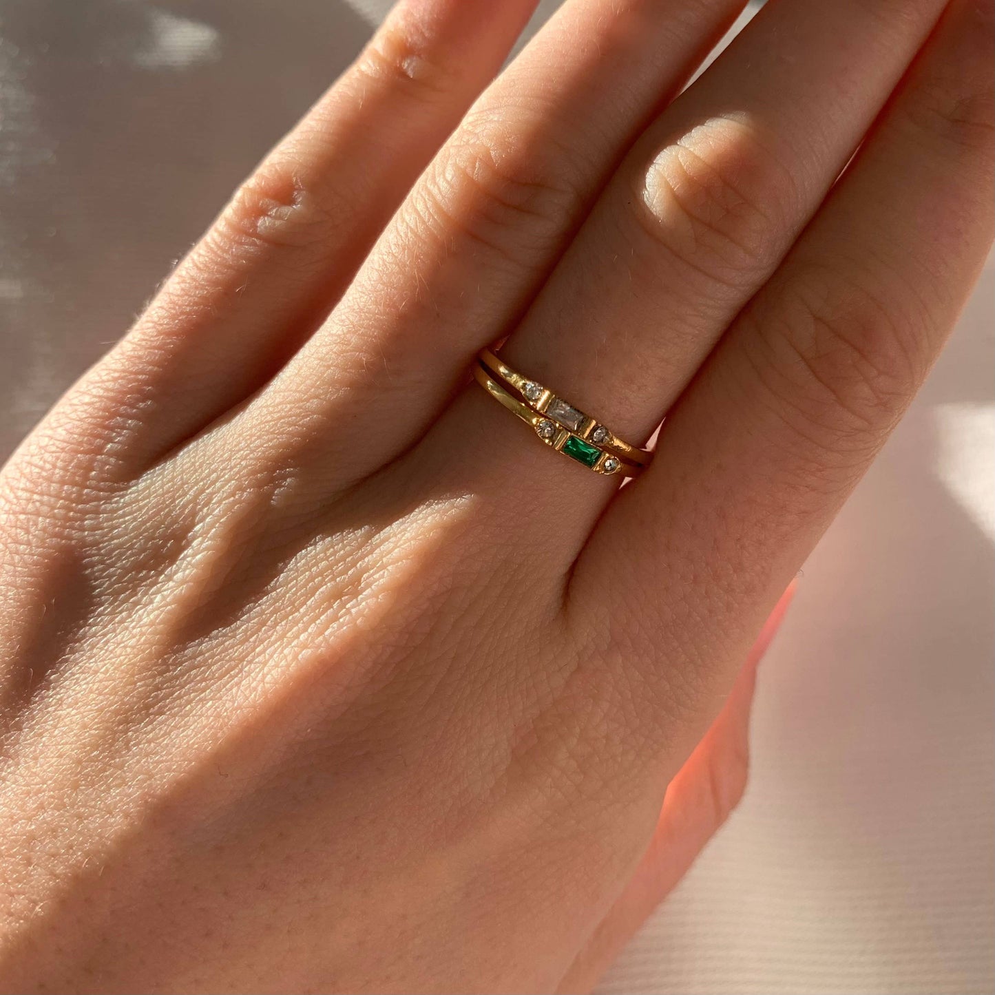 Anillo de circonita rectangular de acero inoxidable para mujer