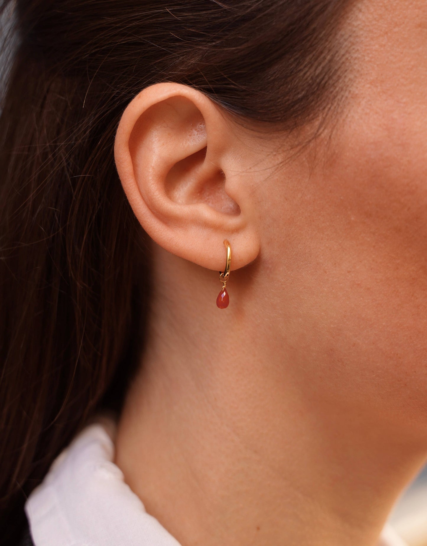 Pendientes de acero mini aros con gota roja