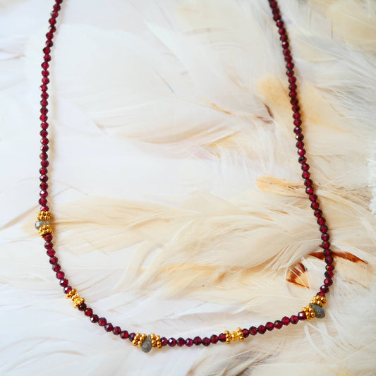 COLLAR GRANATE ENZA