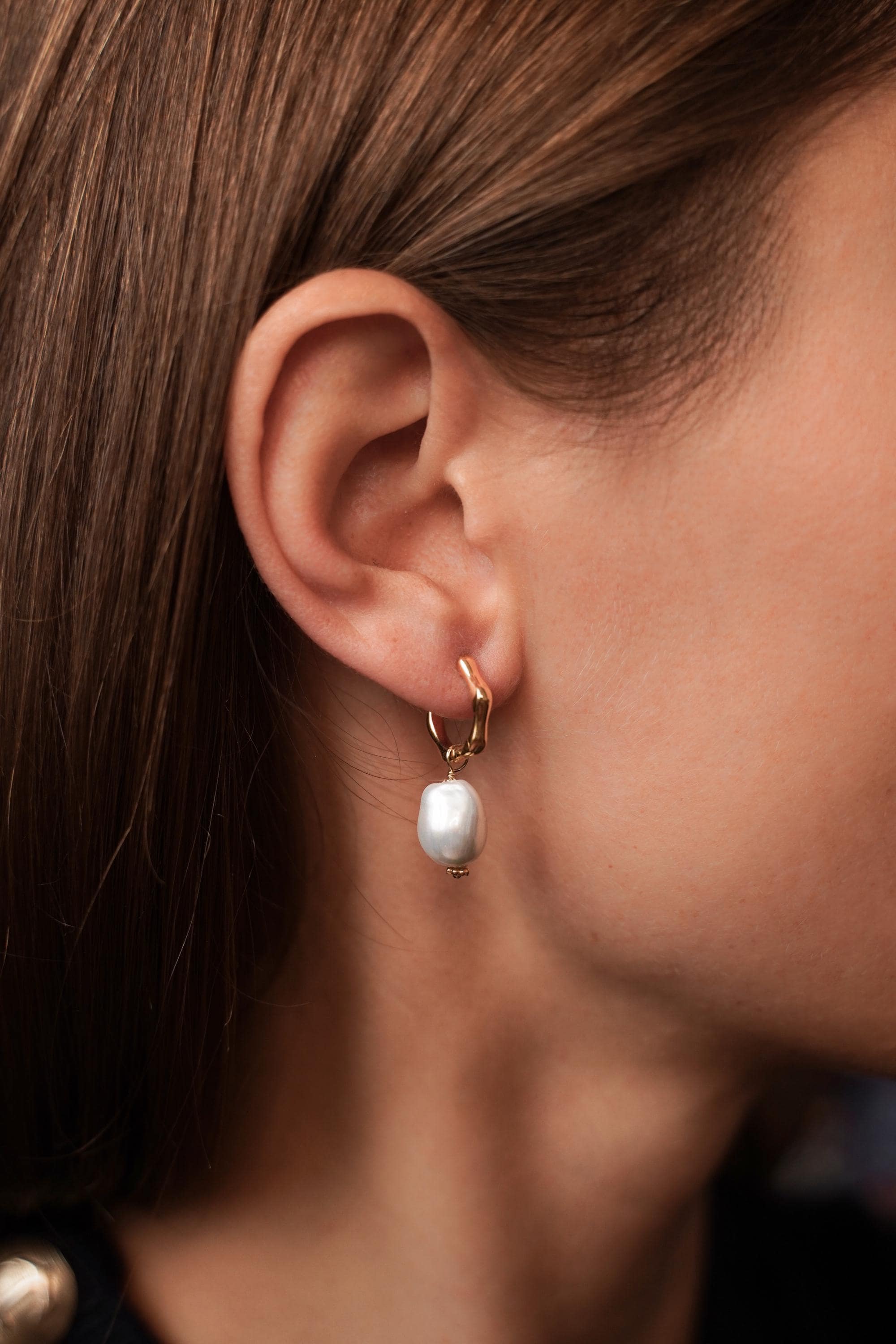 Pendientes de aro acero inoxidable con perla nacarada