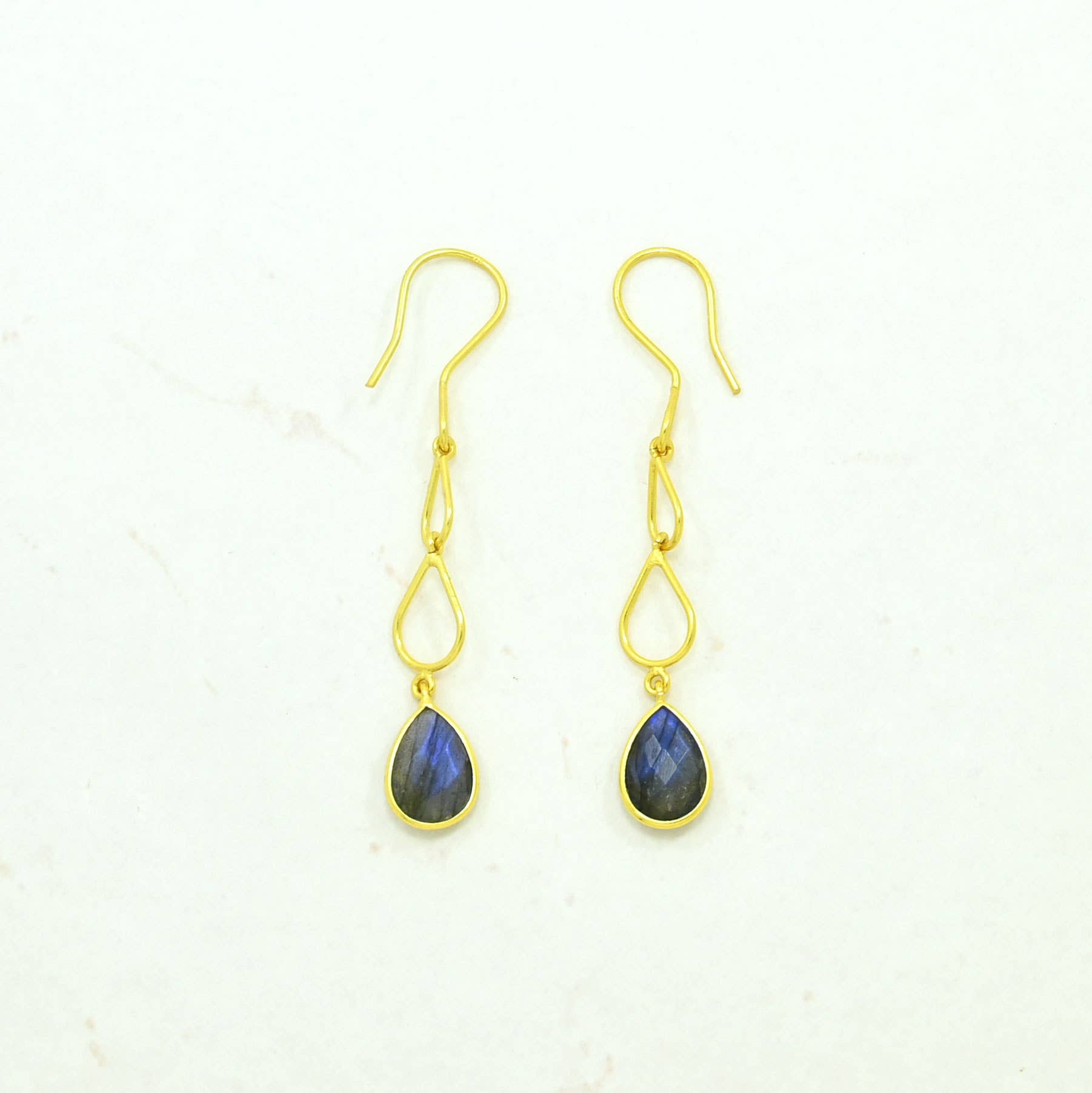 Pendiente Cecily de plata de ley 925 chapada en oro - Labradorita