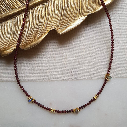 COLLAR GRANATE ENZA