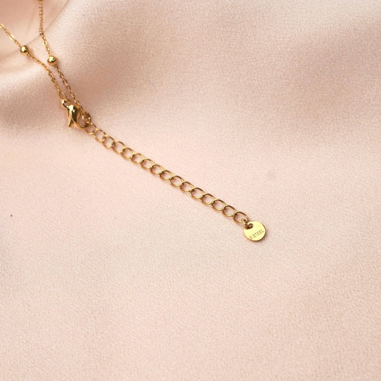 Collar fino con colgante de piedra labradorita en forma de gota