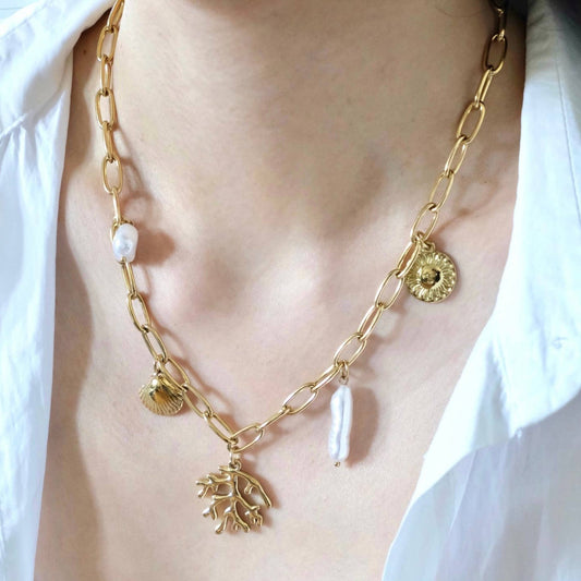 Collar con dijes de coral de acero inoxidable Pony