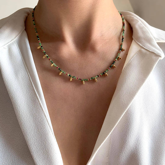 Collar de piedra natural con cuentas de Rubí Zoisita verde