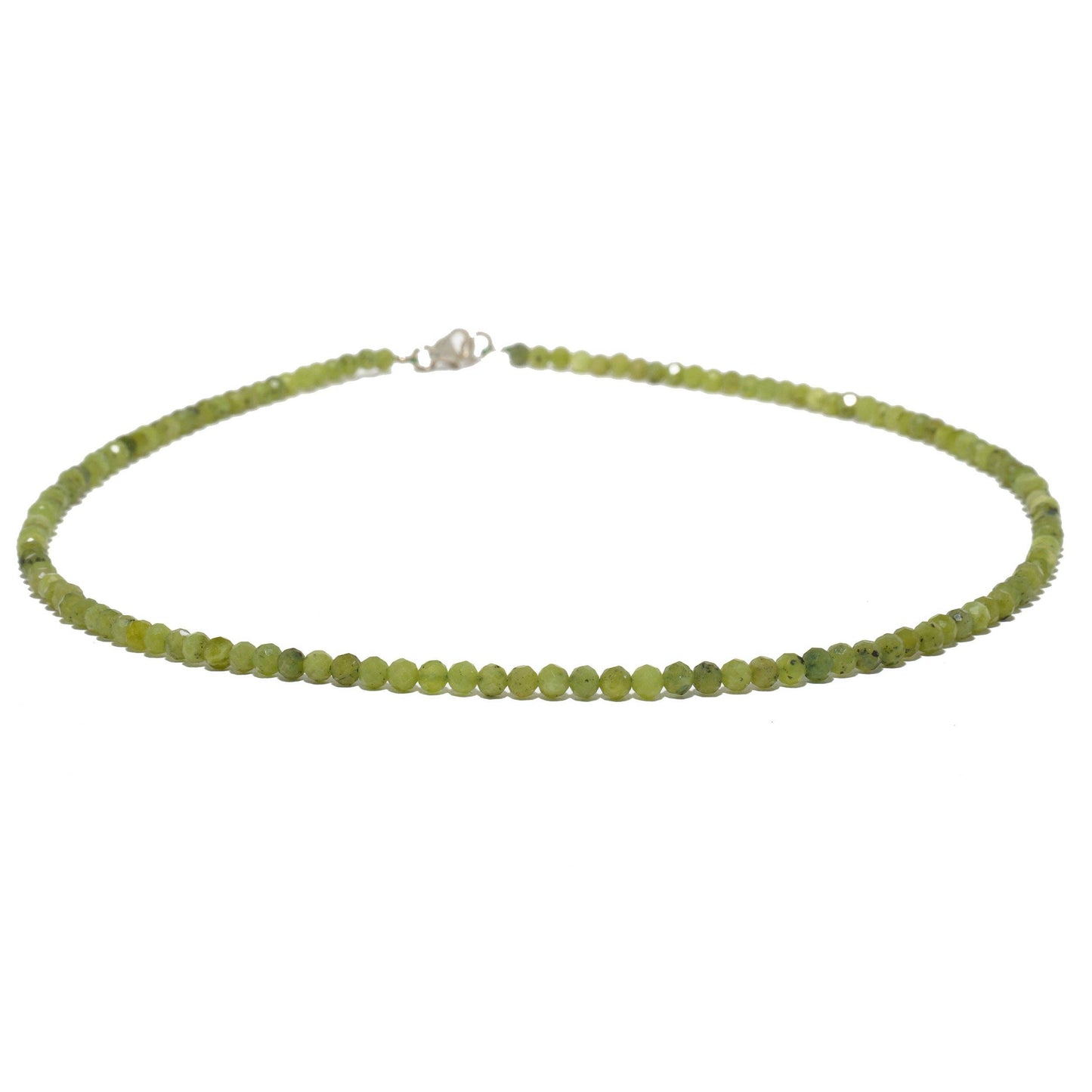 Collar de peridoto oscuro facetado de aproximadamente 3 mm con cierre de plata 925