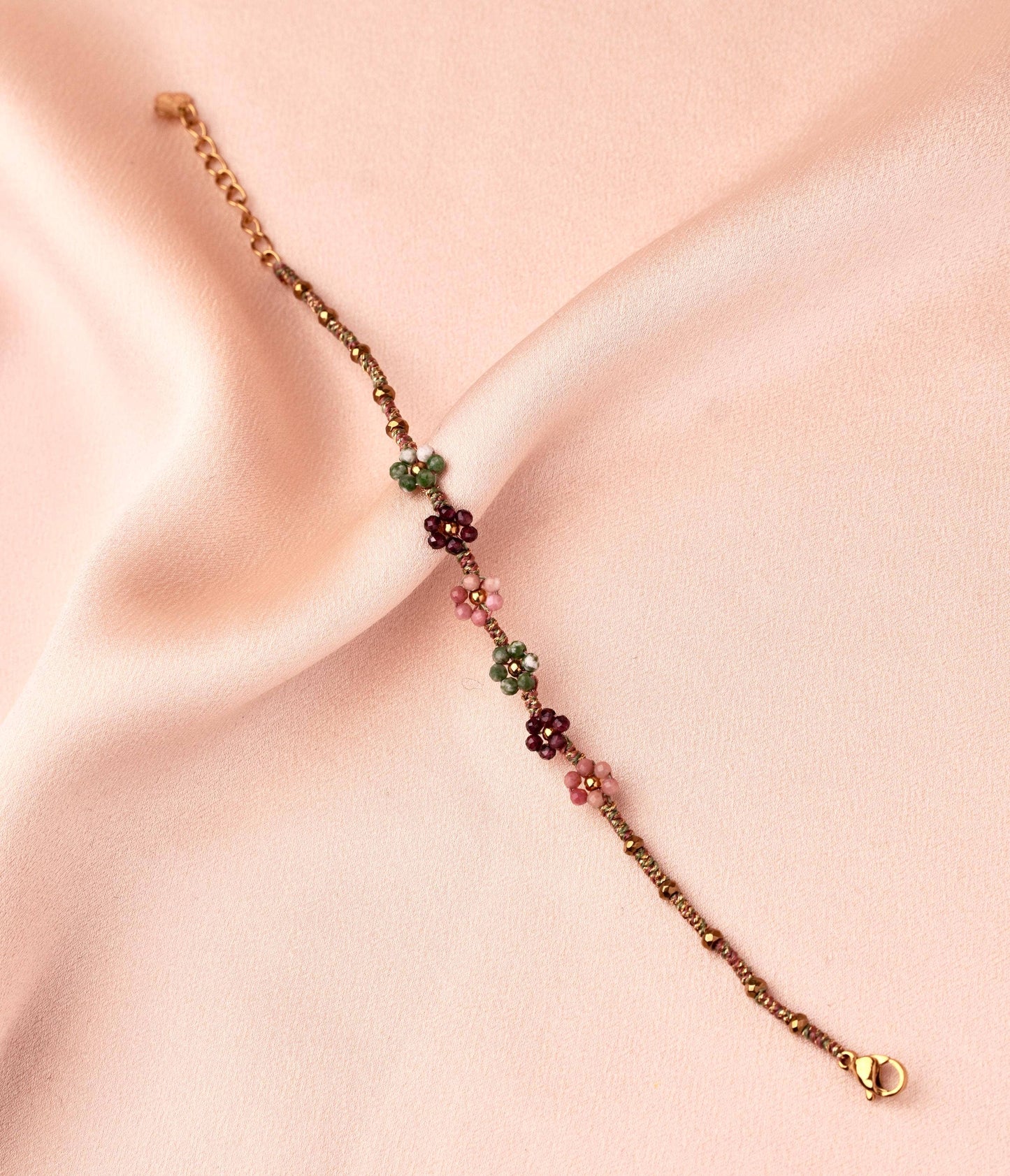 Pulsera de mujer con flores de piedra natural