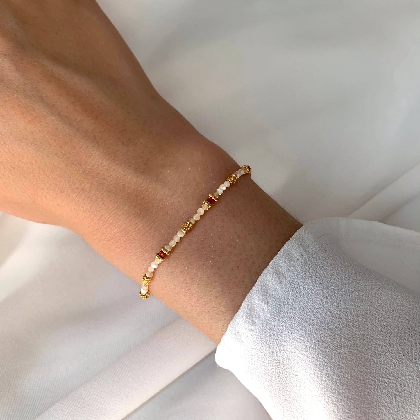 Pulsera de Nácar Blanco Natural | Acero Inoxidable Dorado