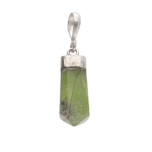 Colgante Punta Pulida de Peridoto en Plata de Ley 925