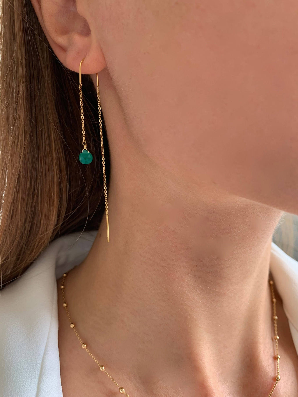 Pendiente de cadena pasante de acero con gota de ágata verde