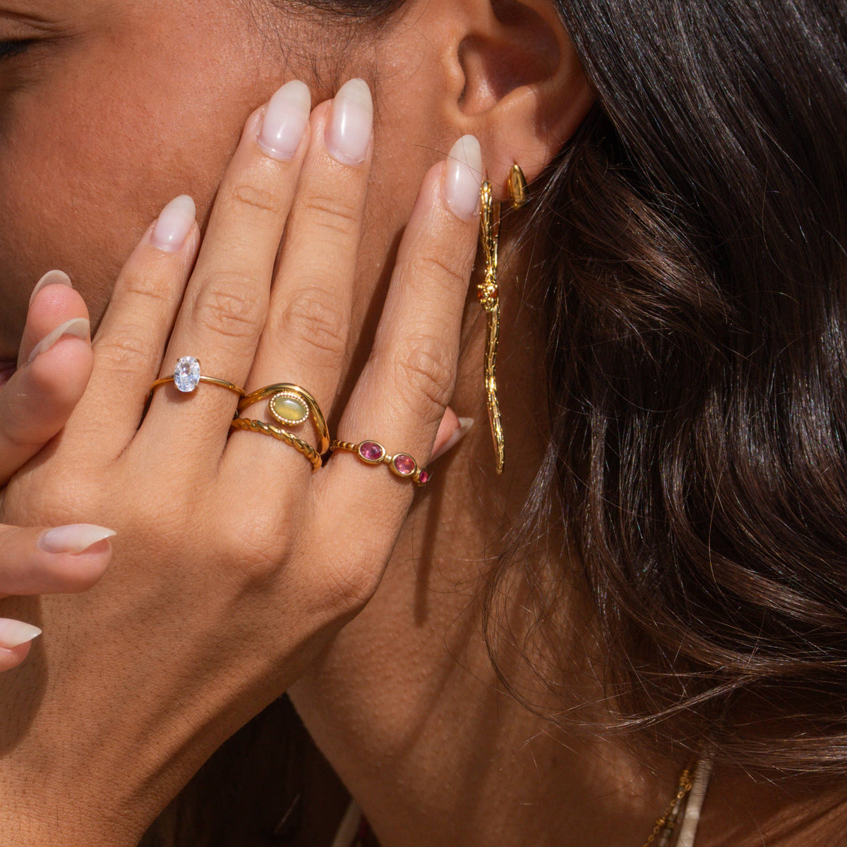 Anillo de mujer de acero inoxidable con piedras rosas