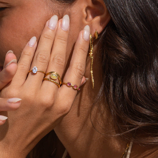 Anillo de mujer de acero inoxidable con piedras rosas
