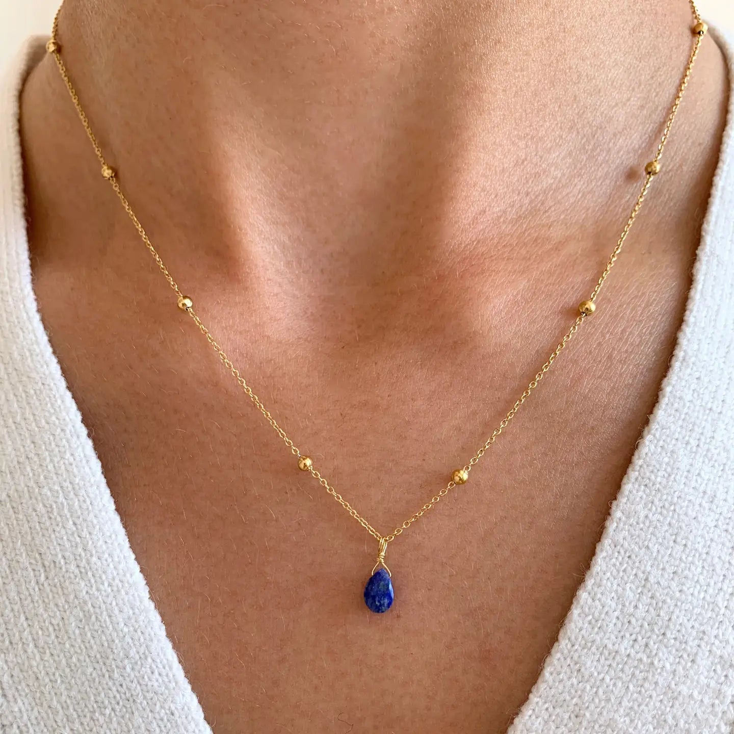 Collar con colgante de piedra fina