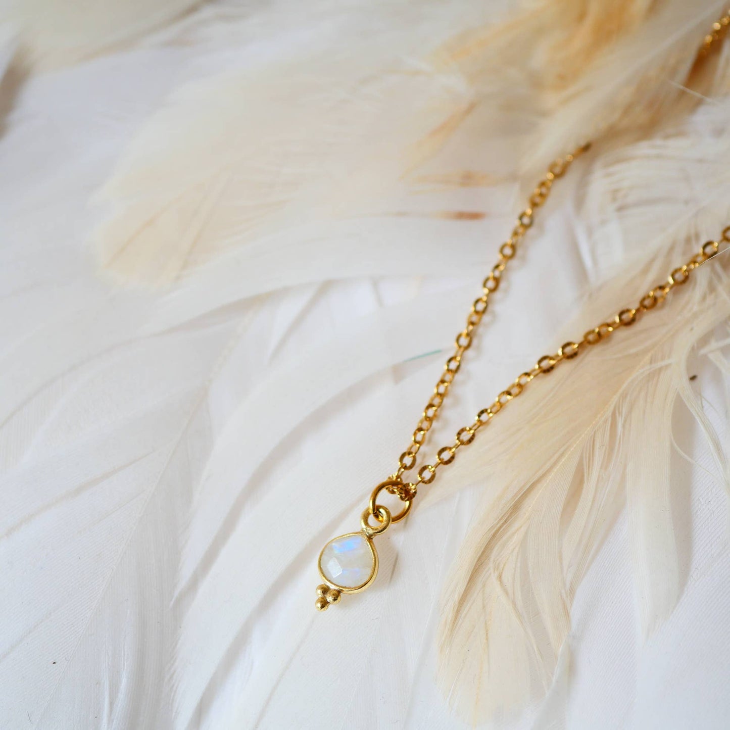 COLLAR ANITA DE LABRADORITA O PIEDRA LUNAR