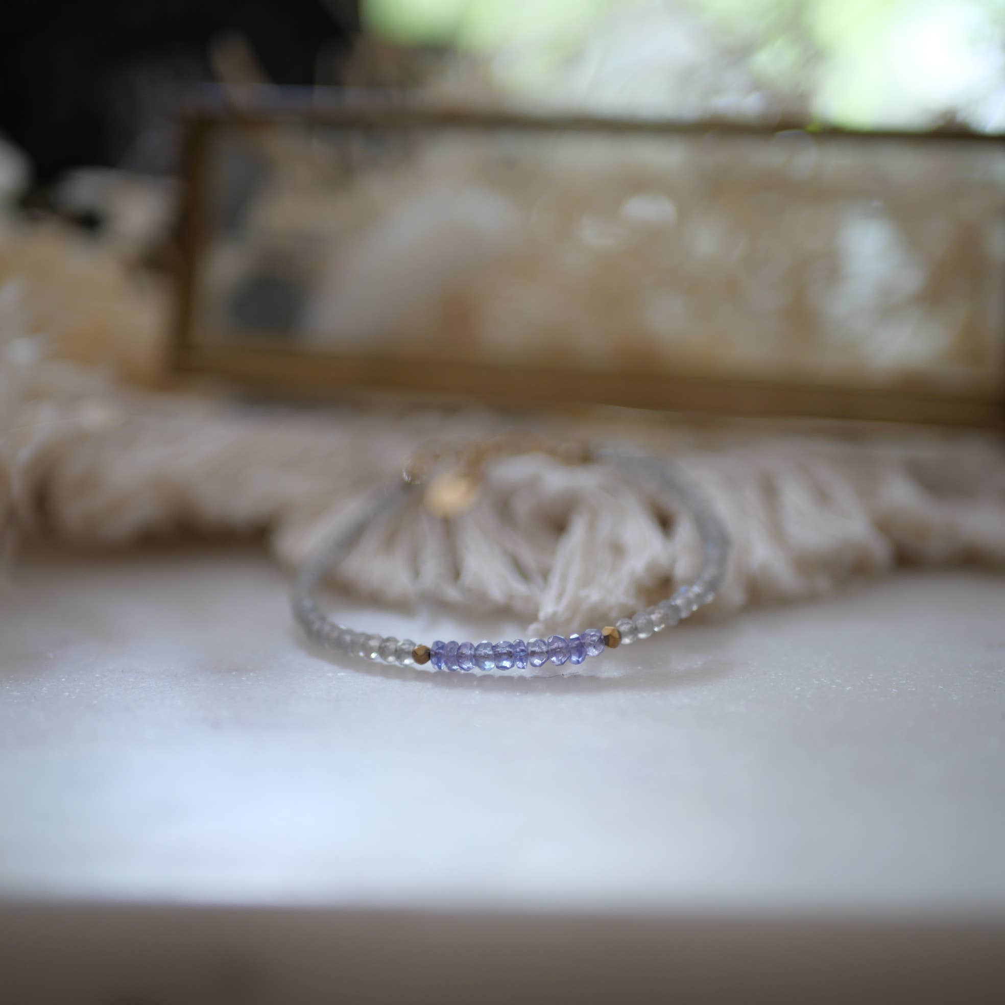 PULSERA KALPITA – TANZANITA Y LABRADORITA