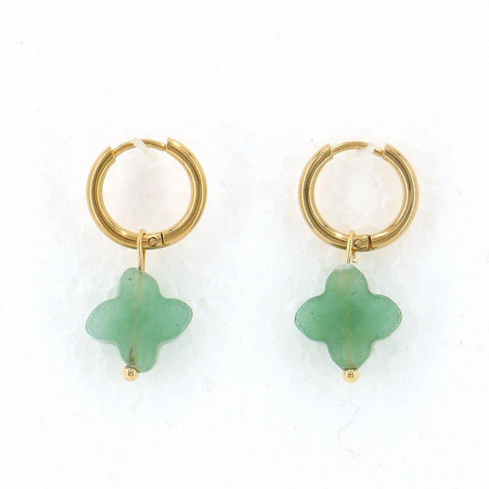 Pendientes de aro de acero y piedra en forma de trébol