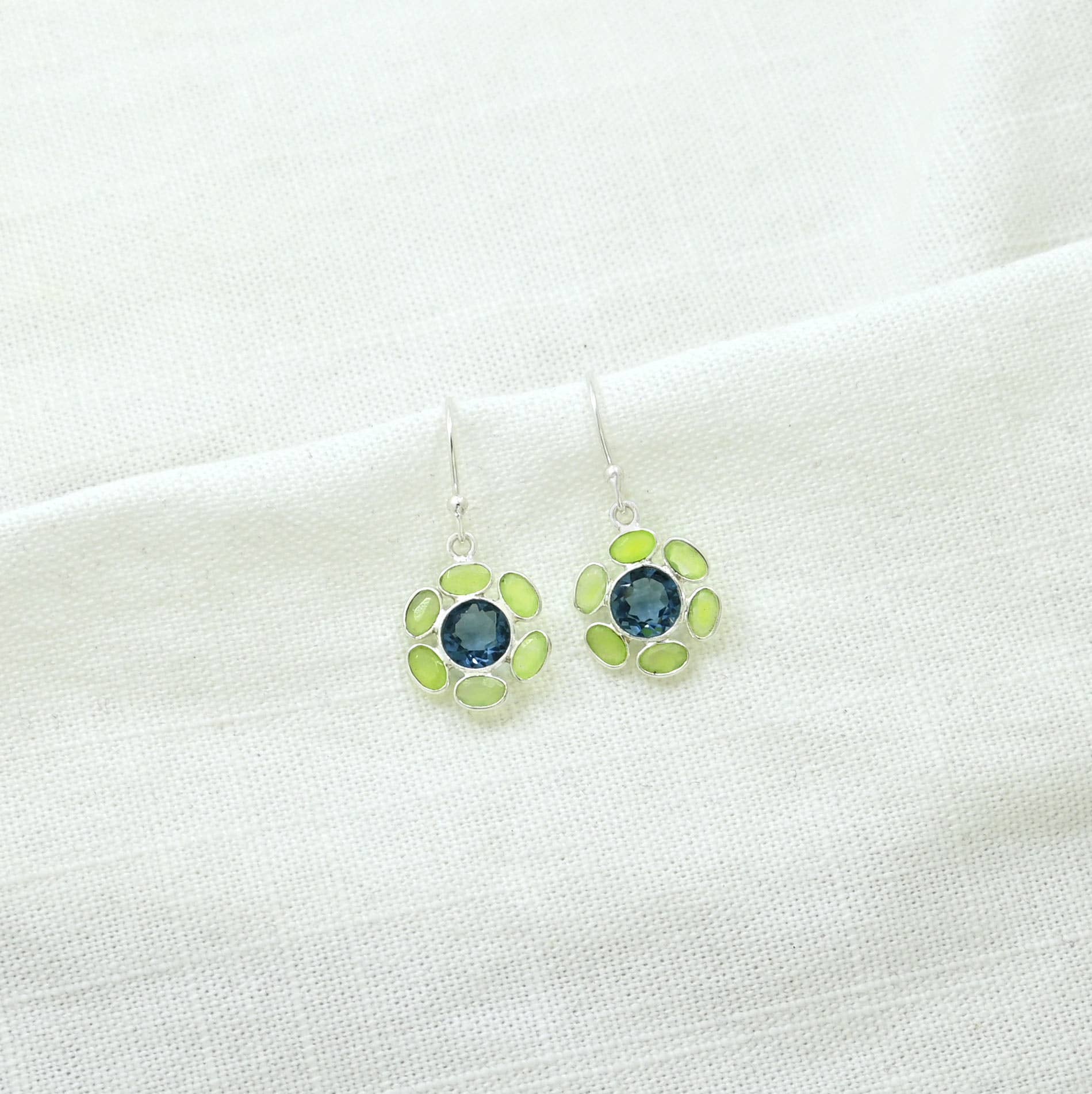 Pendientes de Iolita Azul y Jade Verde – Plata 925