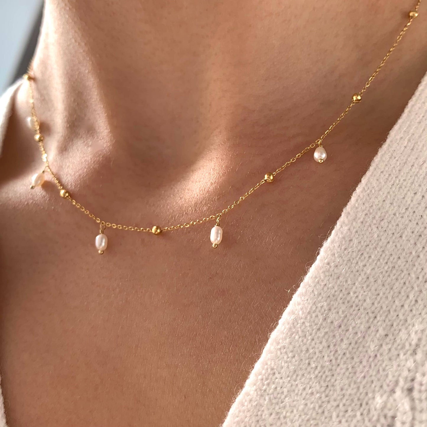 Collar de acero, cadena de bolas, perlas de agua dulce, nácar