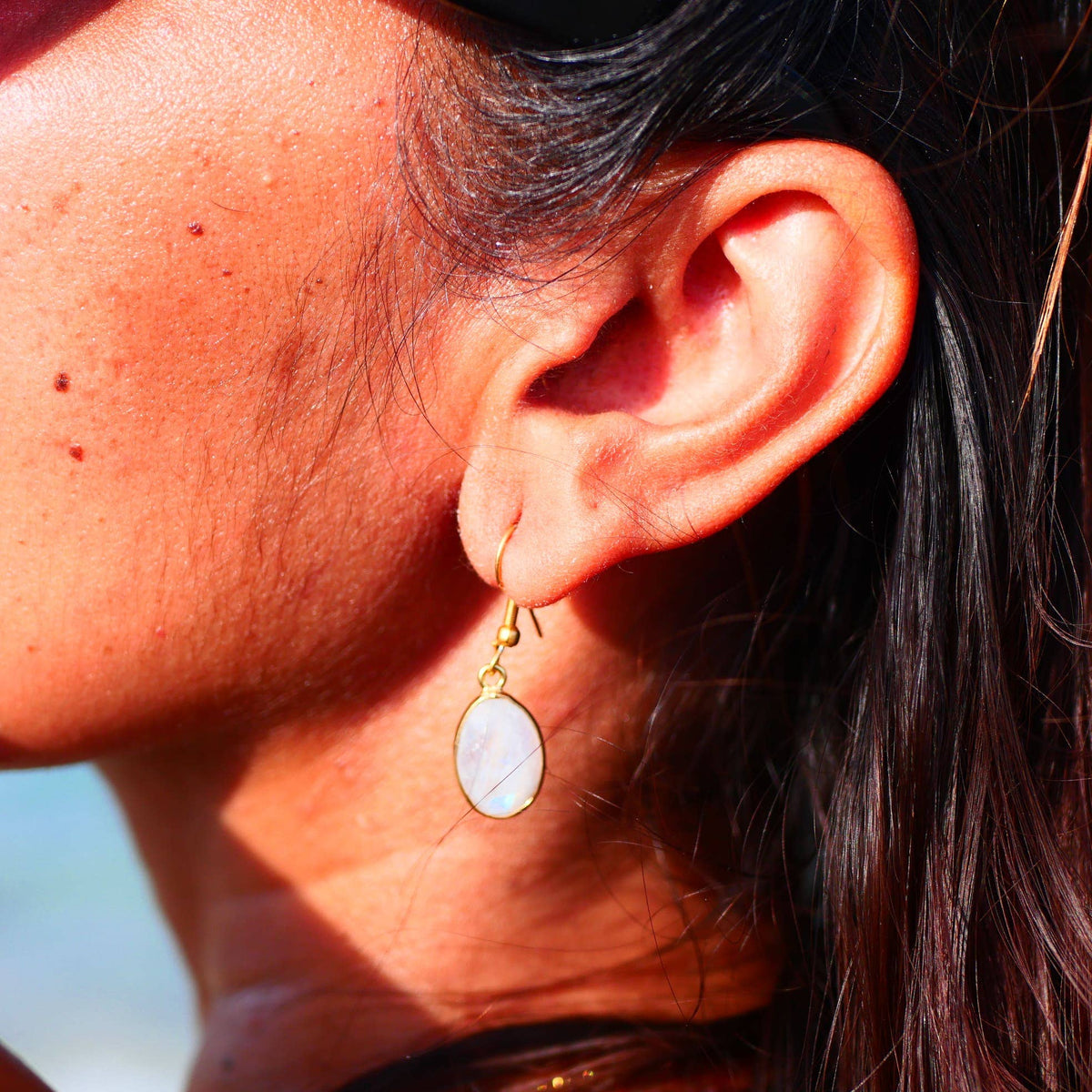 Pendientes Kaumudi de Piedra Luna Arcoíris
