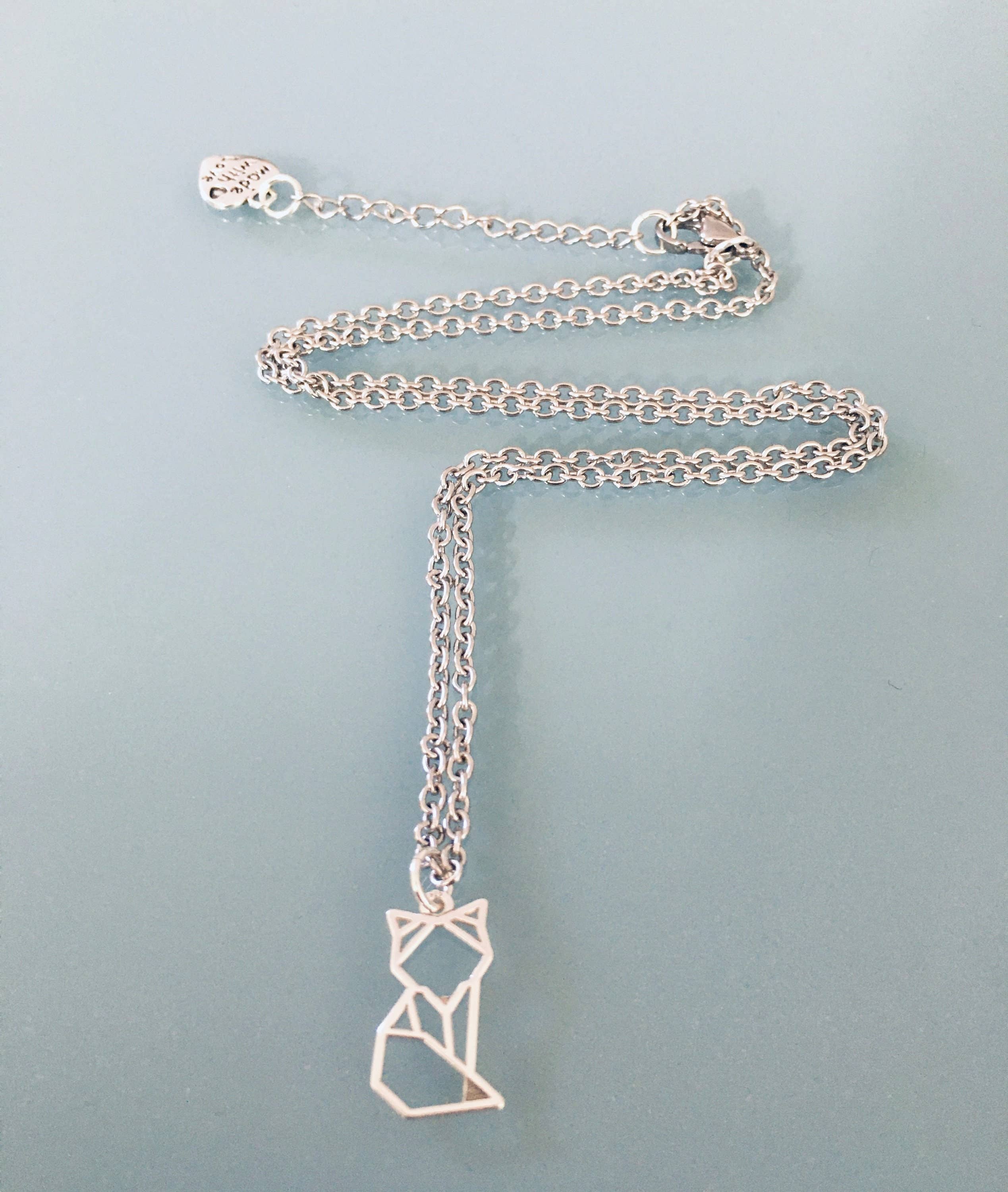 Collar de zorro plateado