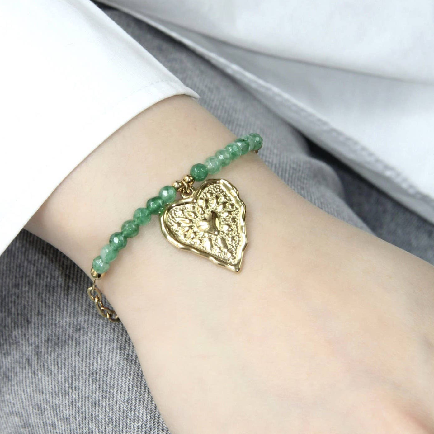 Brazalete Venus de acero inoxidable en forma de corazón y piedra