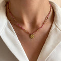 Collar de perlas de piedra natural