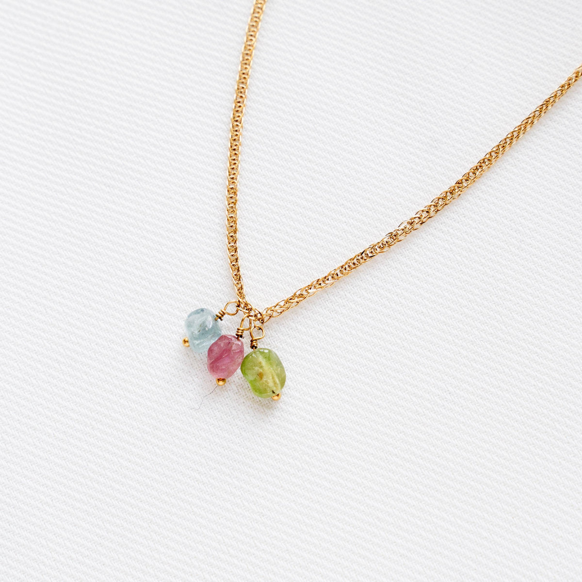 Collar de Turmalina Natural Multicolor con Colgantes en Acero Inoxidable