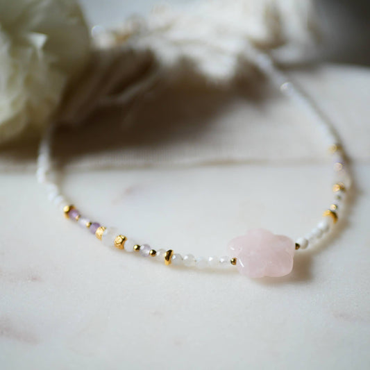 COLLAR CON PIEDRA LUNAR, CUARZO, ROSA, CAMELIA