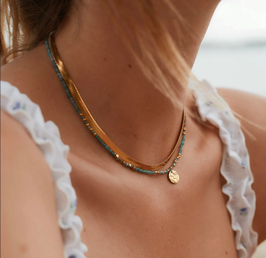 Collar de perlas de piedra natural