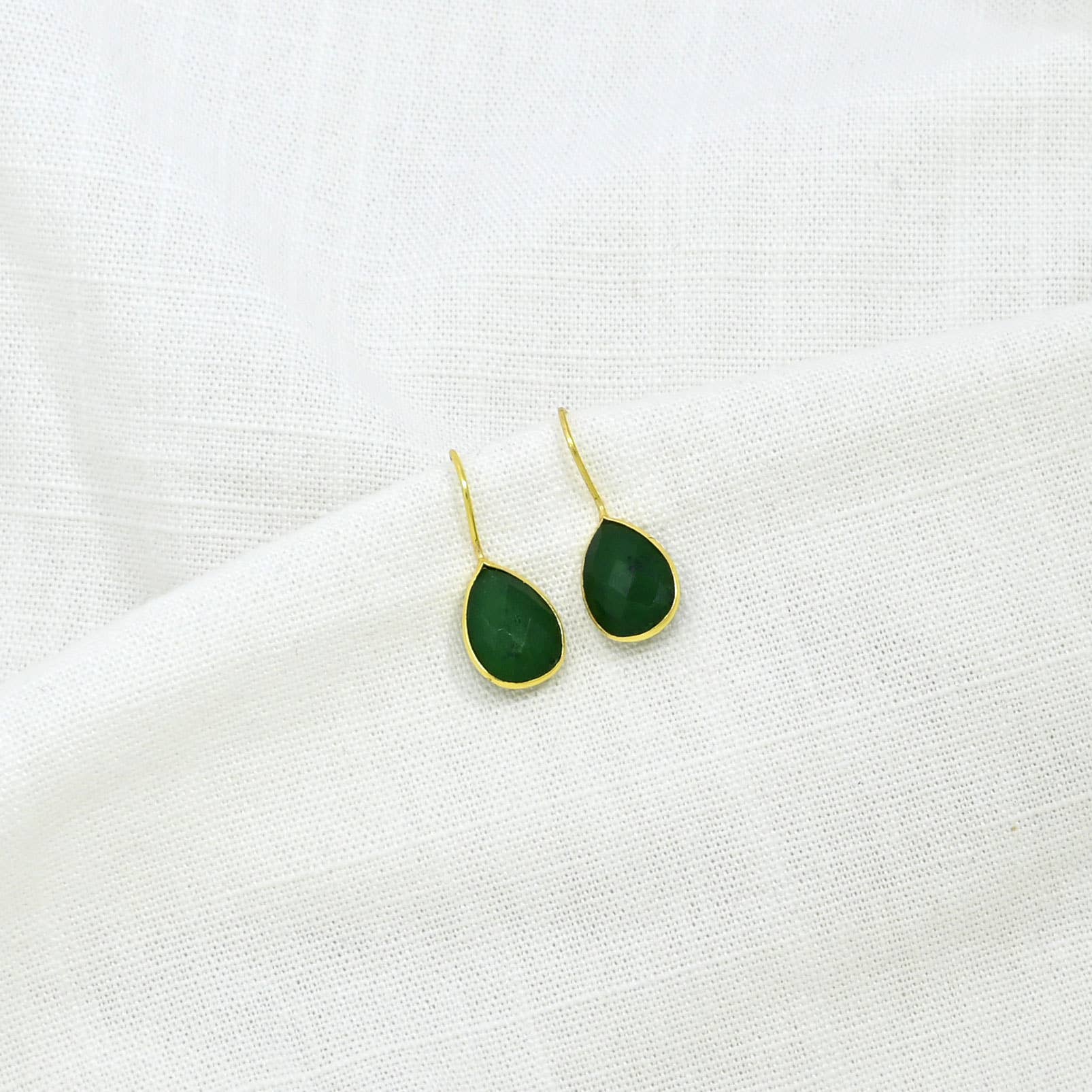Pendiente con gemas en forma de lágrima, plata 925, Sillimanit verde