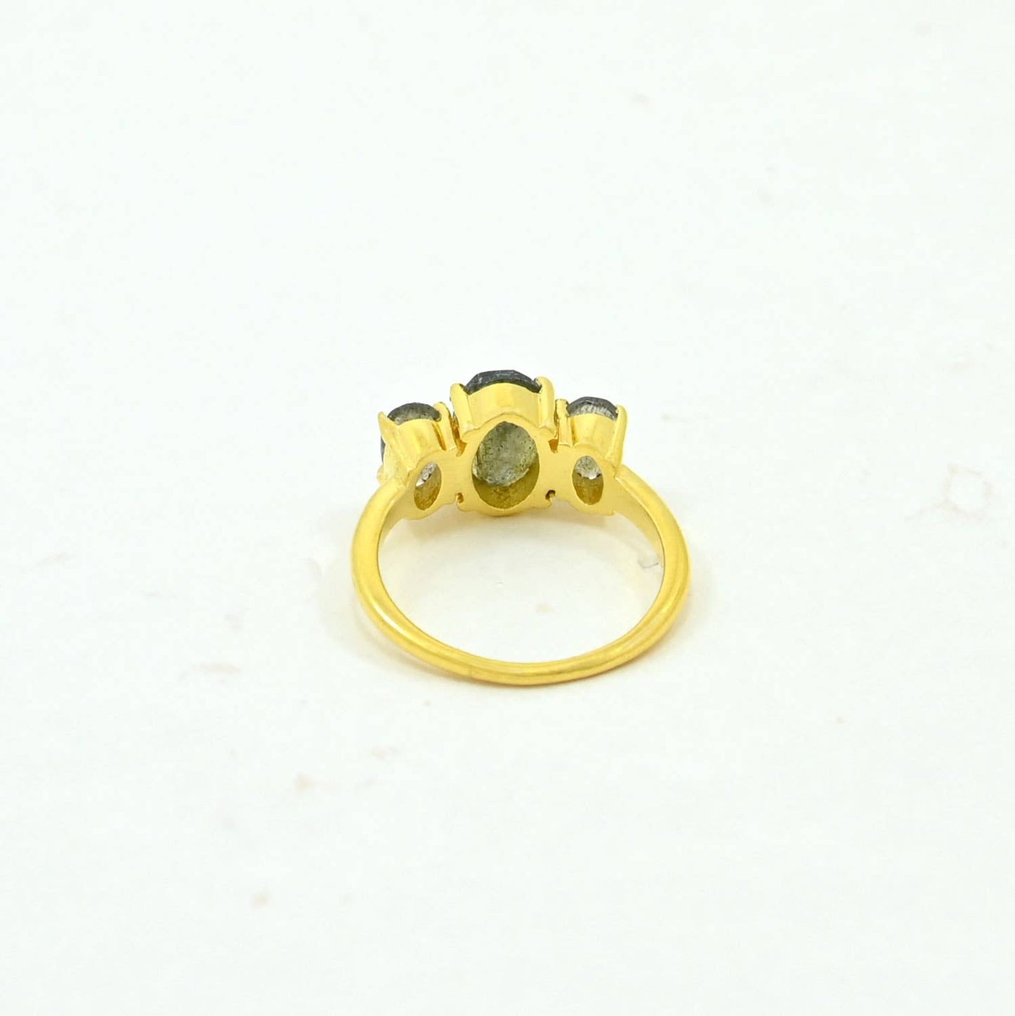 Anillo Winslet de plata chapada en oro - Labradorita