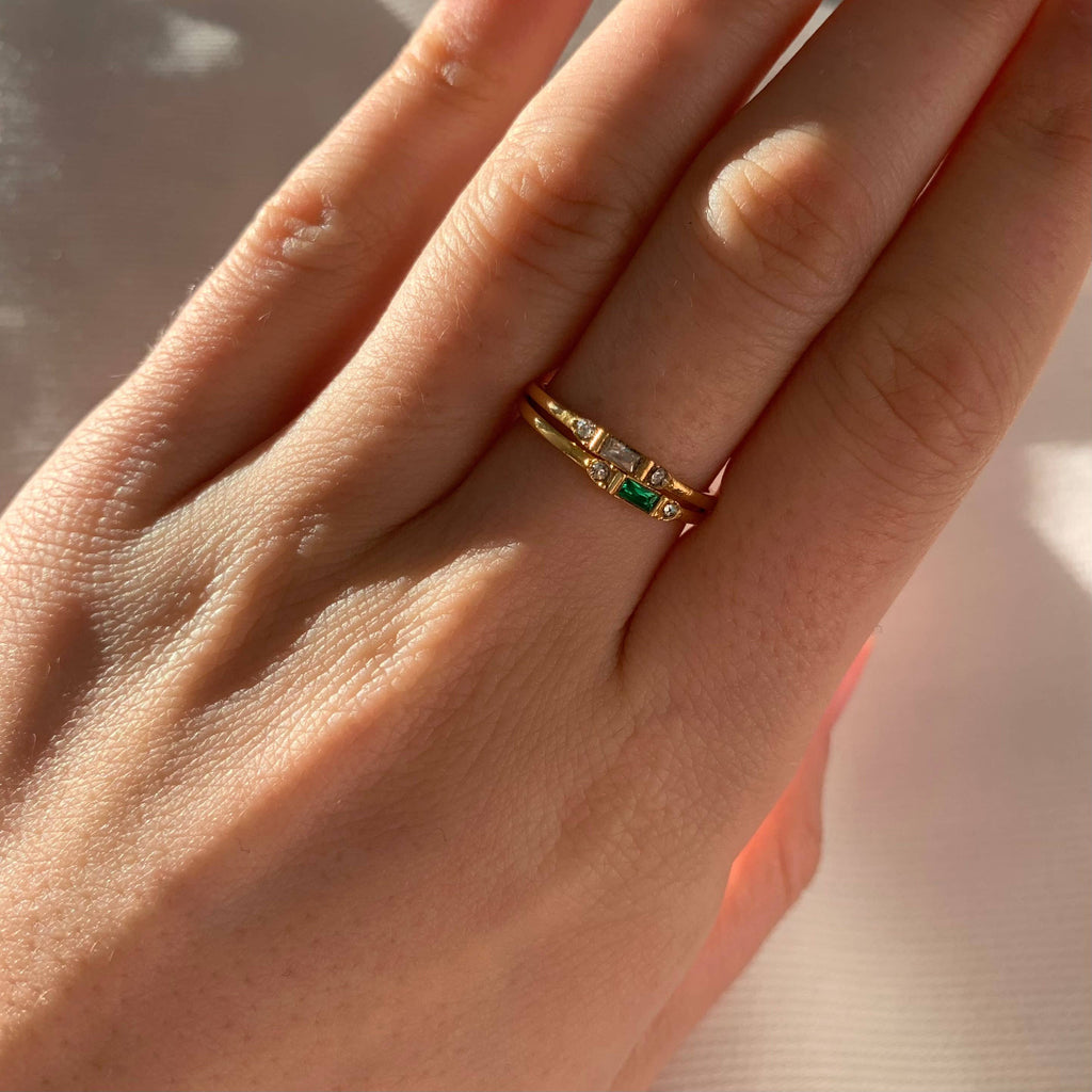 Anillo de circonita rectangular de acero inoxidable para mujer