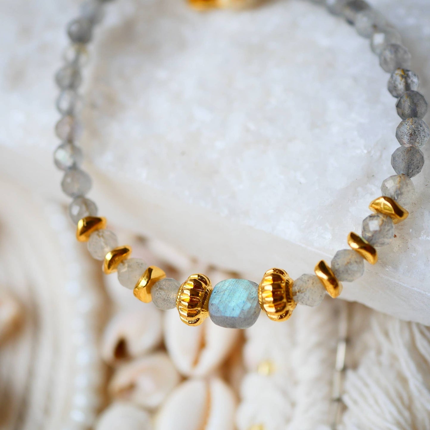 Pulsera Chips – Lapislázuli, Labradorita o Turmalina Negra